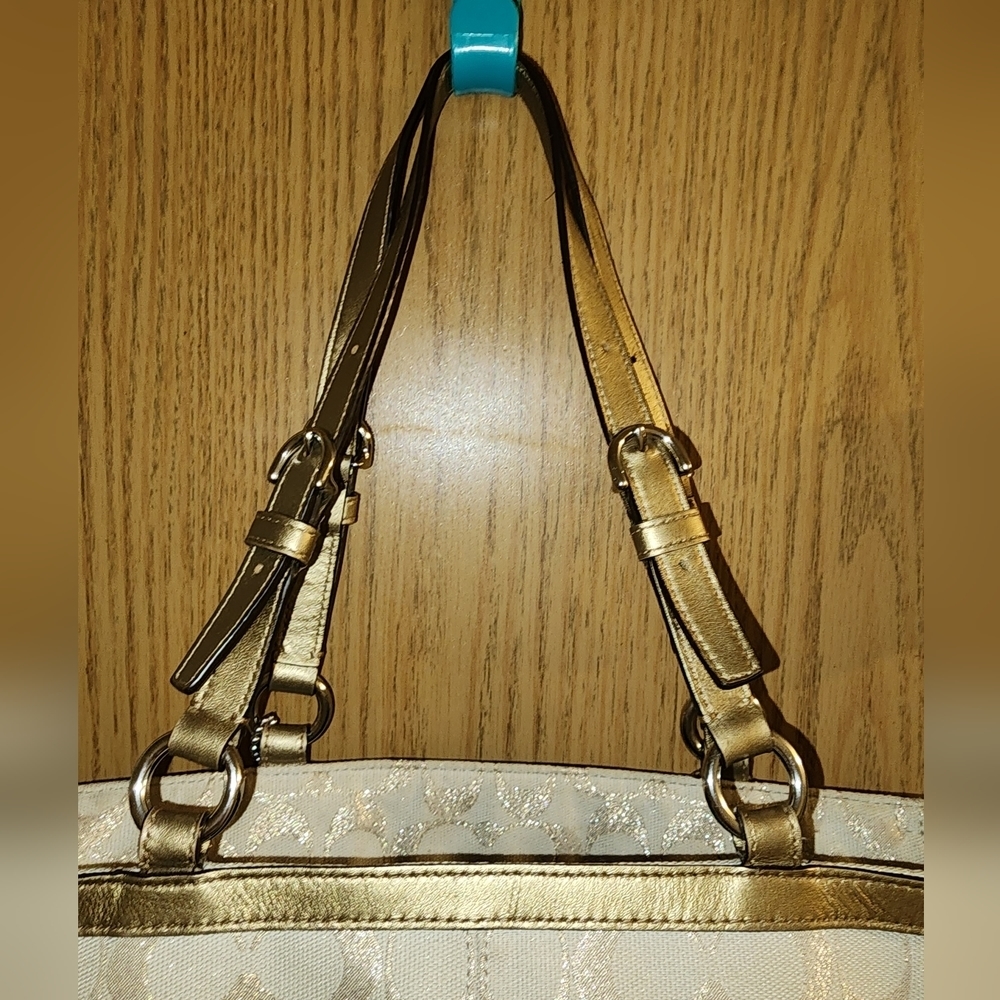Guc beautiful gold jacquard signature coach shoulder bag see pics - Picture 8 of 10